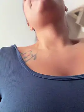 AlannaEvons webcam