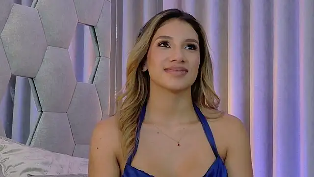 NicoleArmani webcam