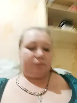 KiraStanton webcam