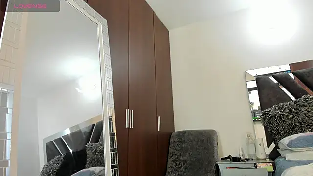 alizehorny webcam