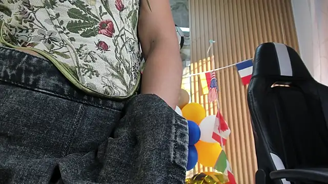 Lili_16 webcam