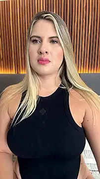 EmiilyAdams_ webcam