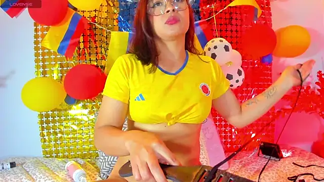 Karlaliones69 webcam
