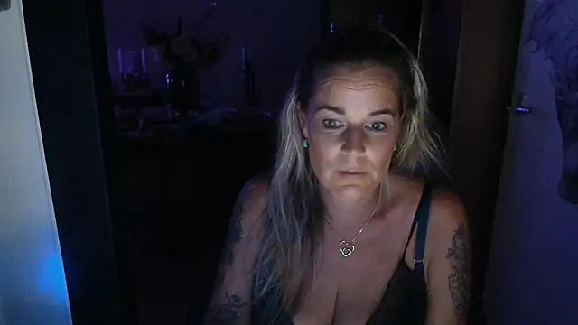 xMystiqueMavenx webcam