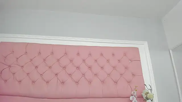 SarahDoll__ webcam
