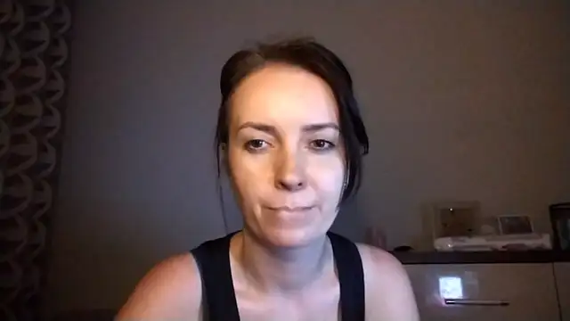 JenniferAlone webcam