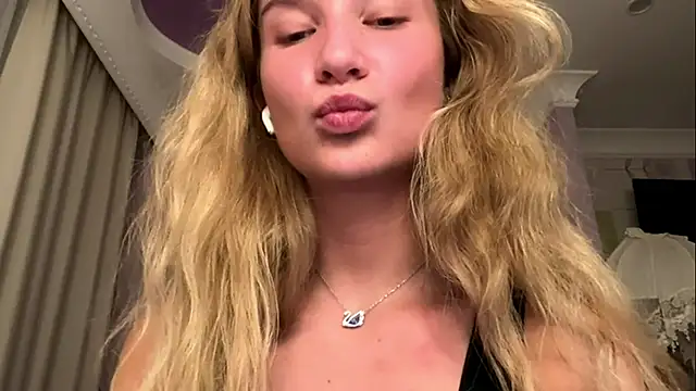 MyraCadoff webcam