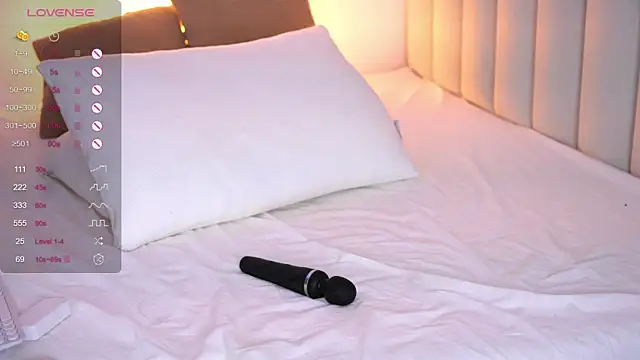 AishaSins webcam