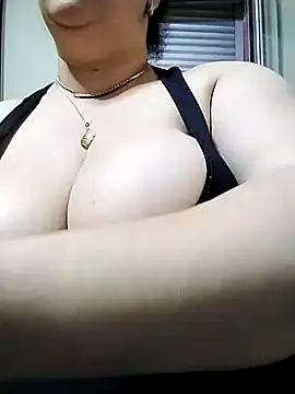 milkbreastsexy webcam