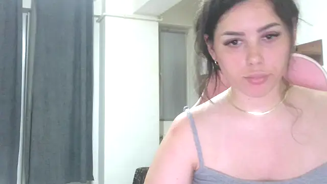 LovelyJulliette webcam