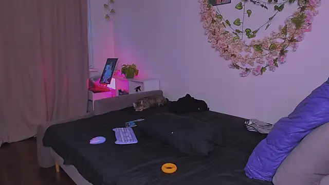 LadyTrep webcam