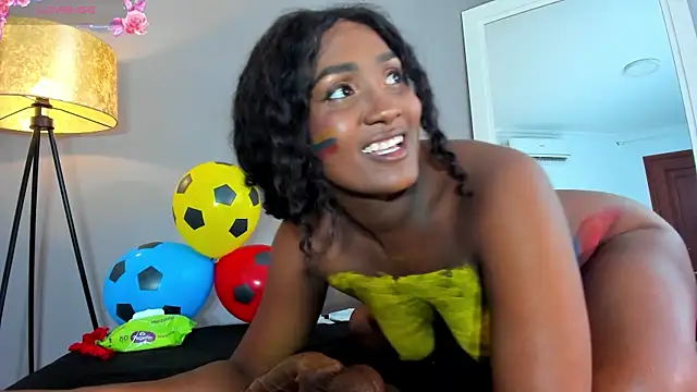 NAOMY_COOPER webcam