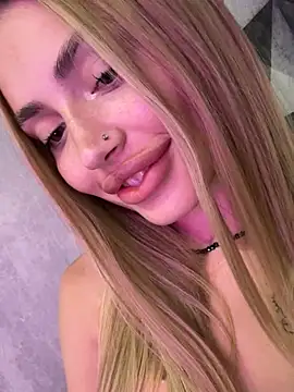 Elizabeth_Tay webcam