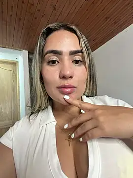Miilana_ webcam