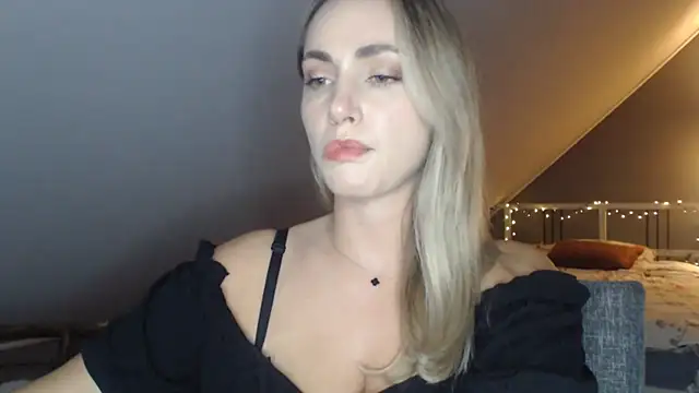 ScarlettSensitive webcam