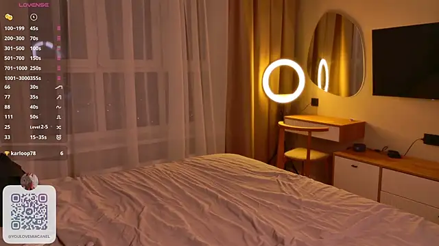 MiaKomoi webcam