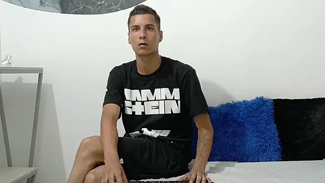 cameronsilverman live cam on StripChat