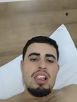 Alejo10051 webcam