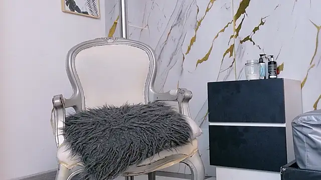 CassandraWhite webcam