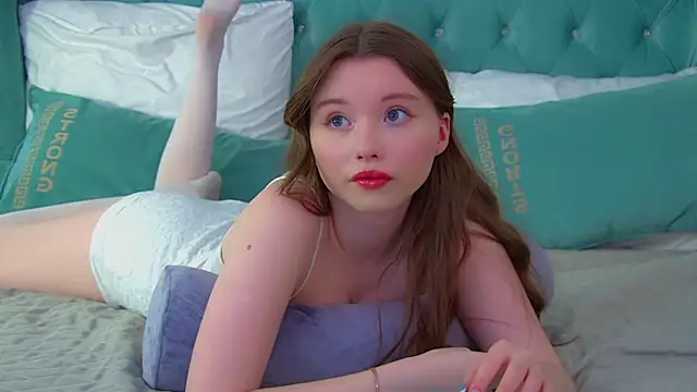 KeiraAsti webcam