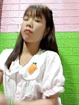 AmyLinee01 webcam