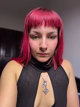 Amelie-RedHoney webcam