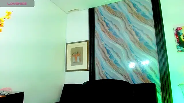 katha_Crawford webcam