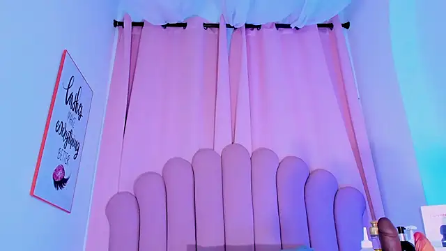NicoleMadrird Live Web Cam Show