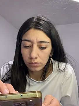 KiraKayLeiigh webcam