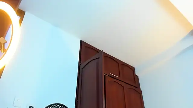 kathyajhonss live cam on StripChat