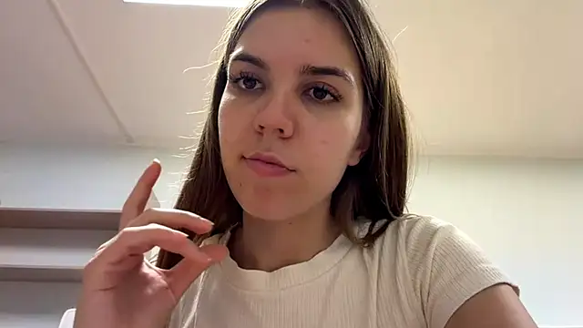 LaurindaStalford live cam on StripChat