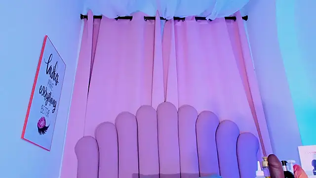 NicoleMadrird Live Web Cam Show