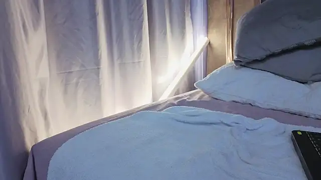 Esmeralda_Candy webcam