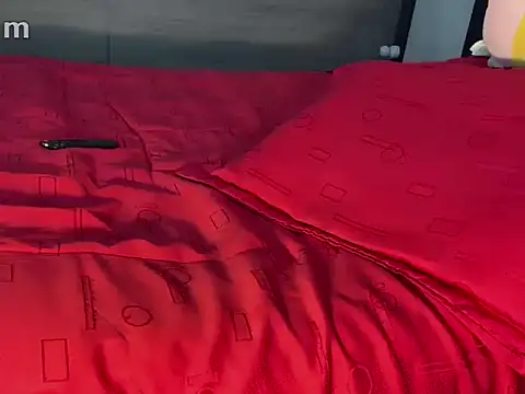 strongManLatino live cam on StripChat