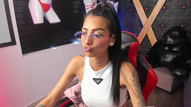 KarlaSlutSkinny__ webcam