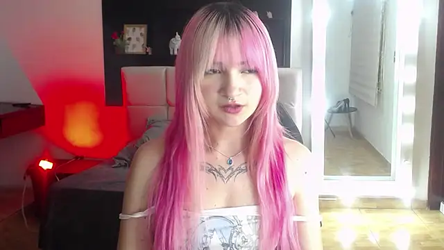 _Charlotte_Collins_ live cam on StripChat