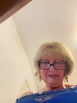 AngelBlonda live cam on StripChat