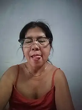 TropicalFlower live cam on StripChat