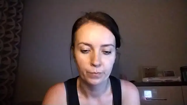 JenniferAlone webcam