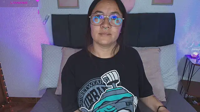 samm_curvy webcam