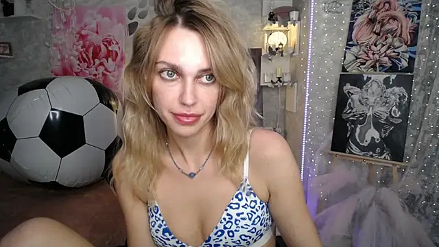 NickyAdamidi webcam