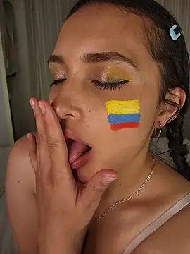 Lucy_Marin webcam