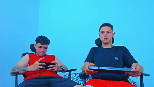 Thomas-Wil Live Web Cam Show