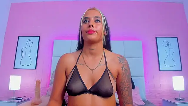 charlotte_kisss webcam