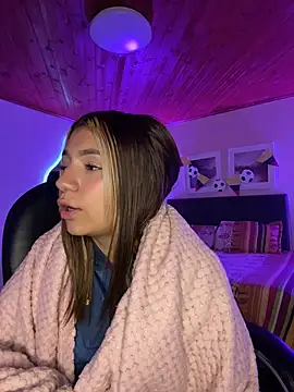 Isabella18_pink live cam on StripChat