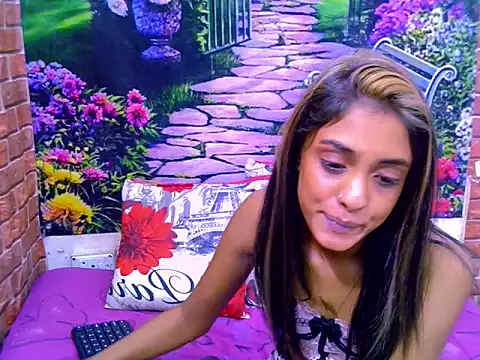 IndianPretty14u2Luv webcam