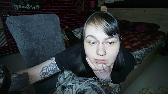 MessalinaOfficial webcam