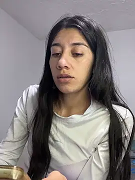 KiraKayLeiigh webcam