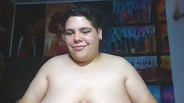 Hailey_Curvy webcam