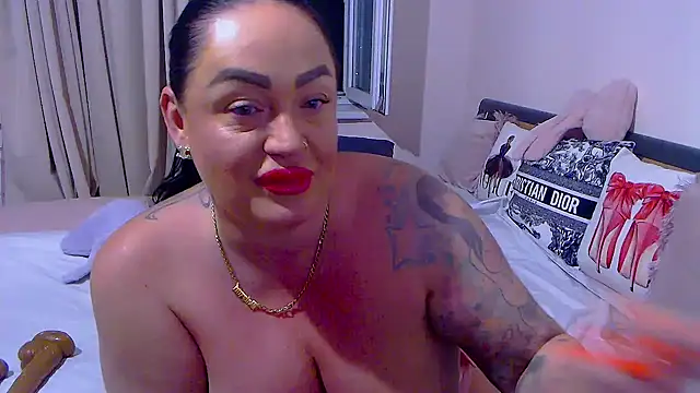 BustyVicky webcam